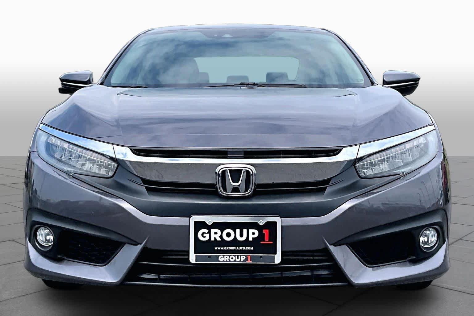 Used 2016 Honda Civic Touring image 4