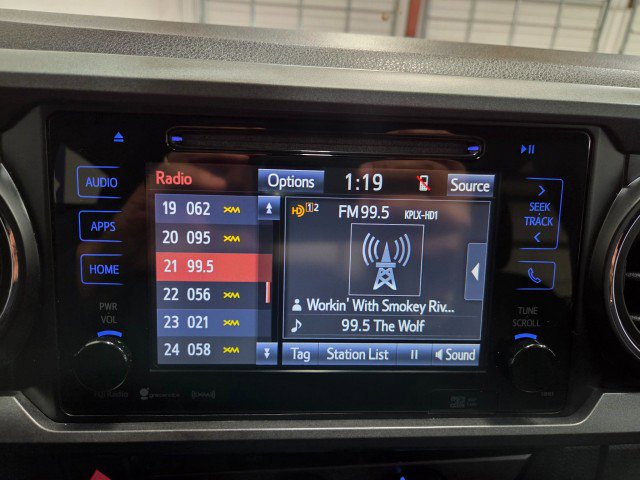 Used 2016 Toyota Tacoma TRD Sport image 57