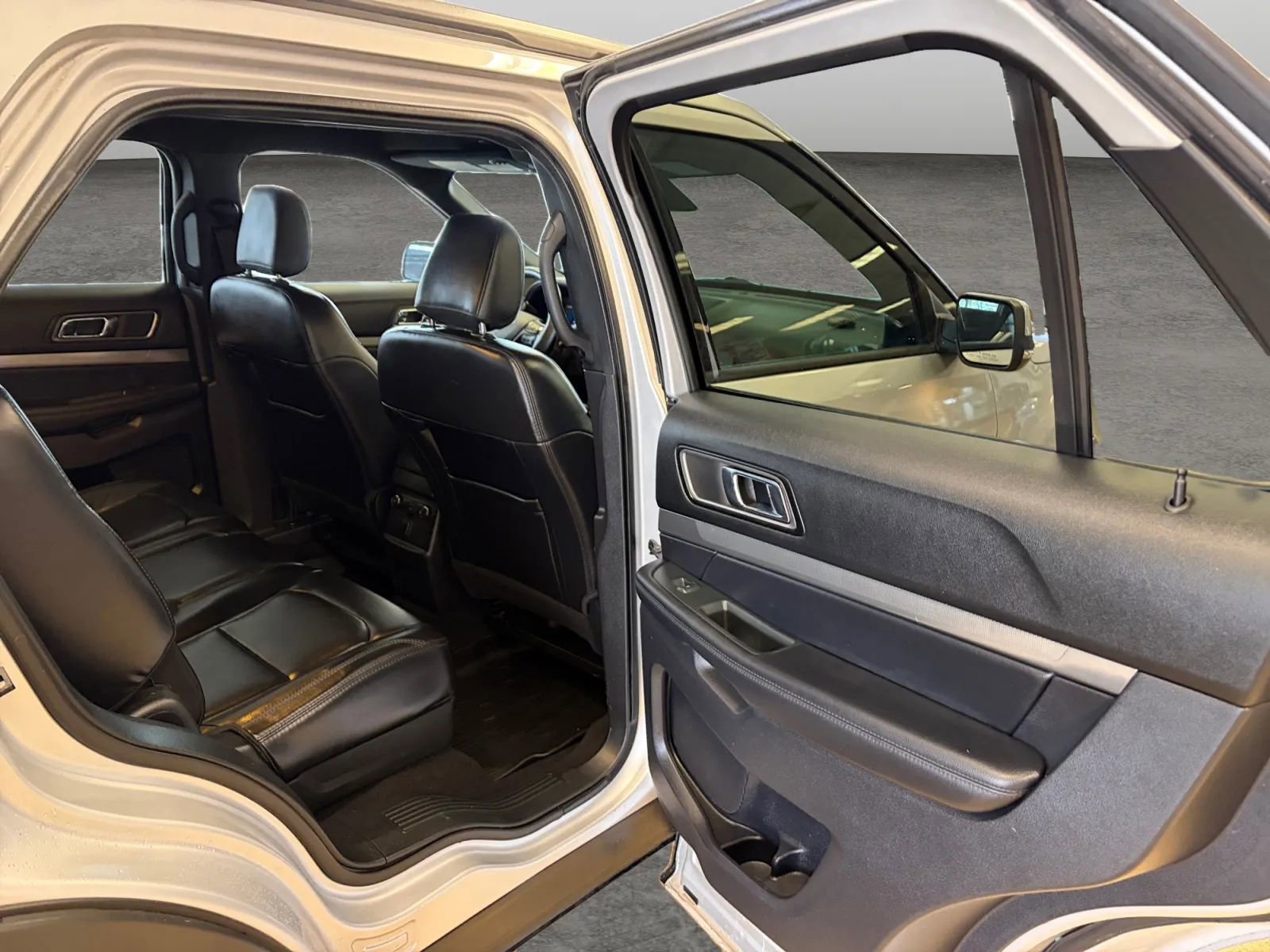 Used 2019 Ford Explorer XLT w/ Equipment Group 202A image 53