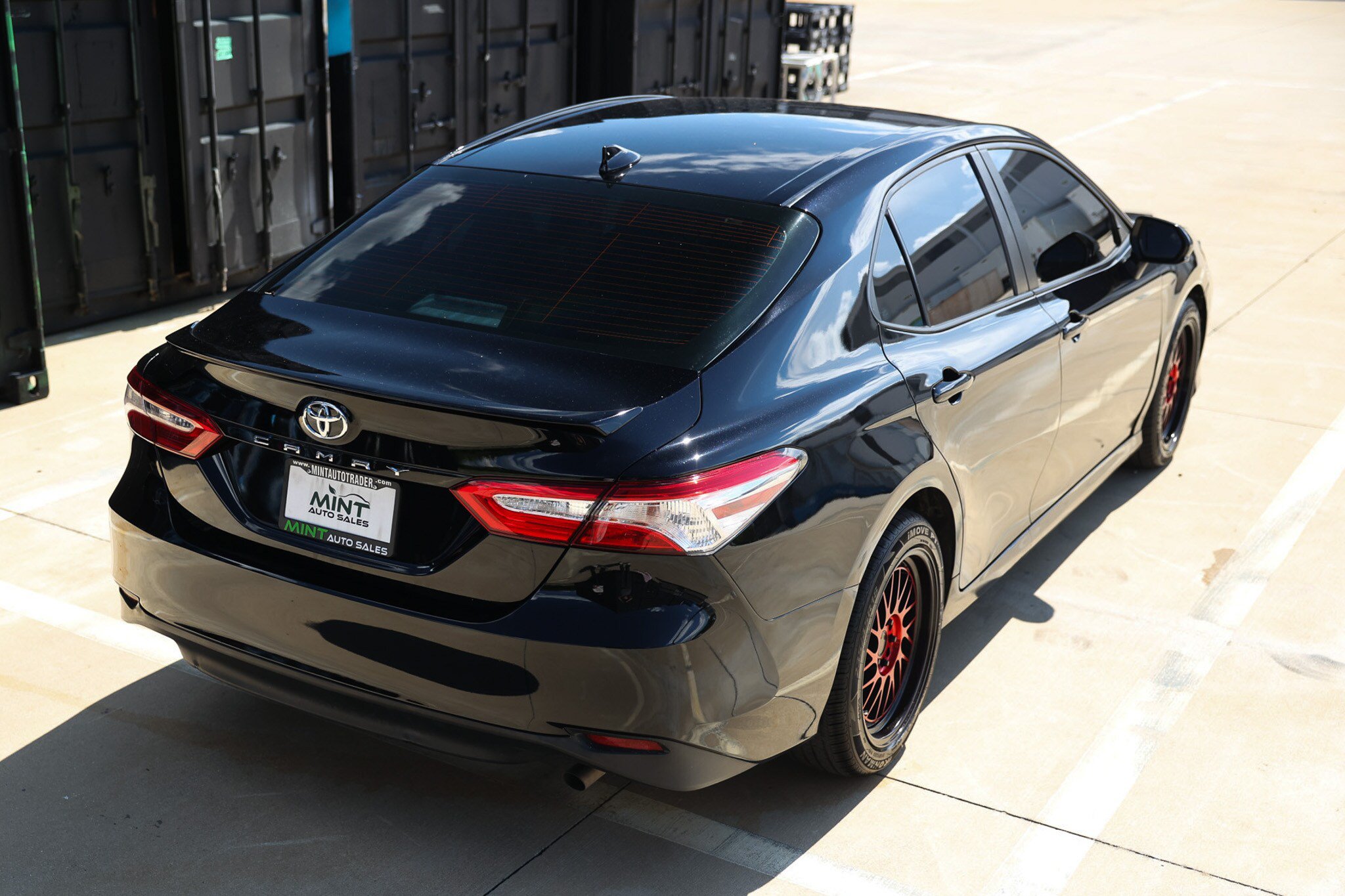 Used 2020 Toyota Camry LE FWD image 14