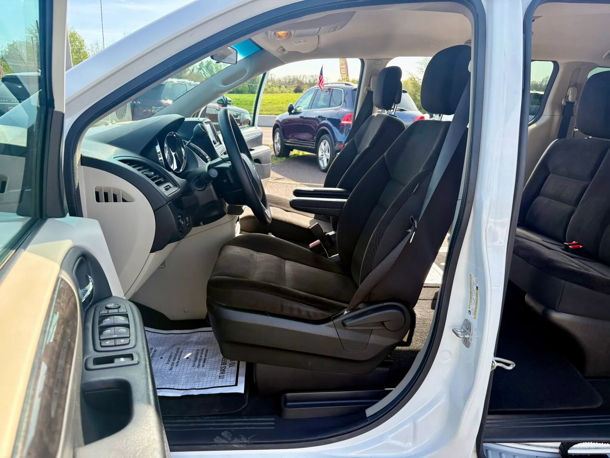 Used 2018 Dodge Grand Caravan SE FWD image 13