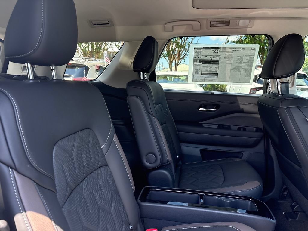 New 2026 Nissan Pathfinder Platinum w/ Accent Package FWD image 27
