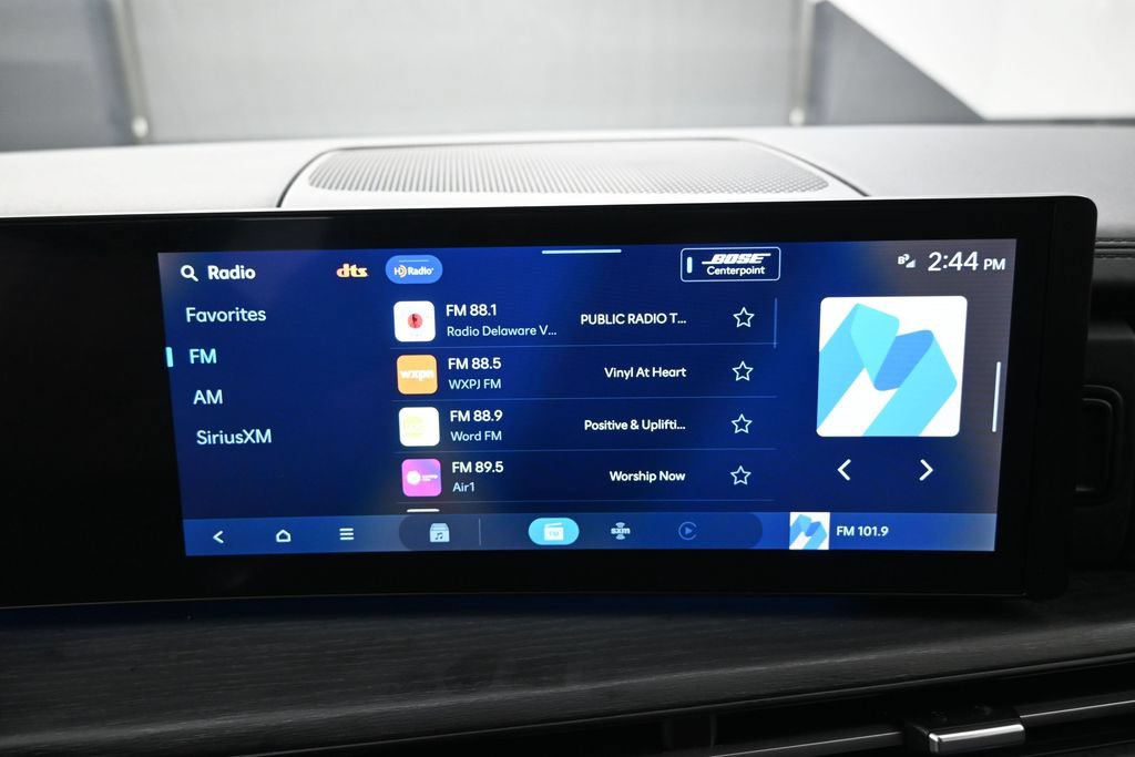 Used 2024 Hyundai Santa Fe Limited FWD image 15