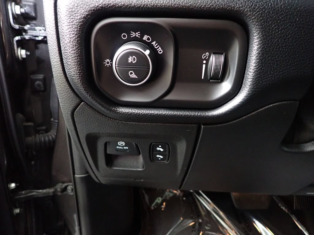 Used 2020 RAM 1500 Big Horn AWD/4WD image 23