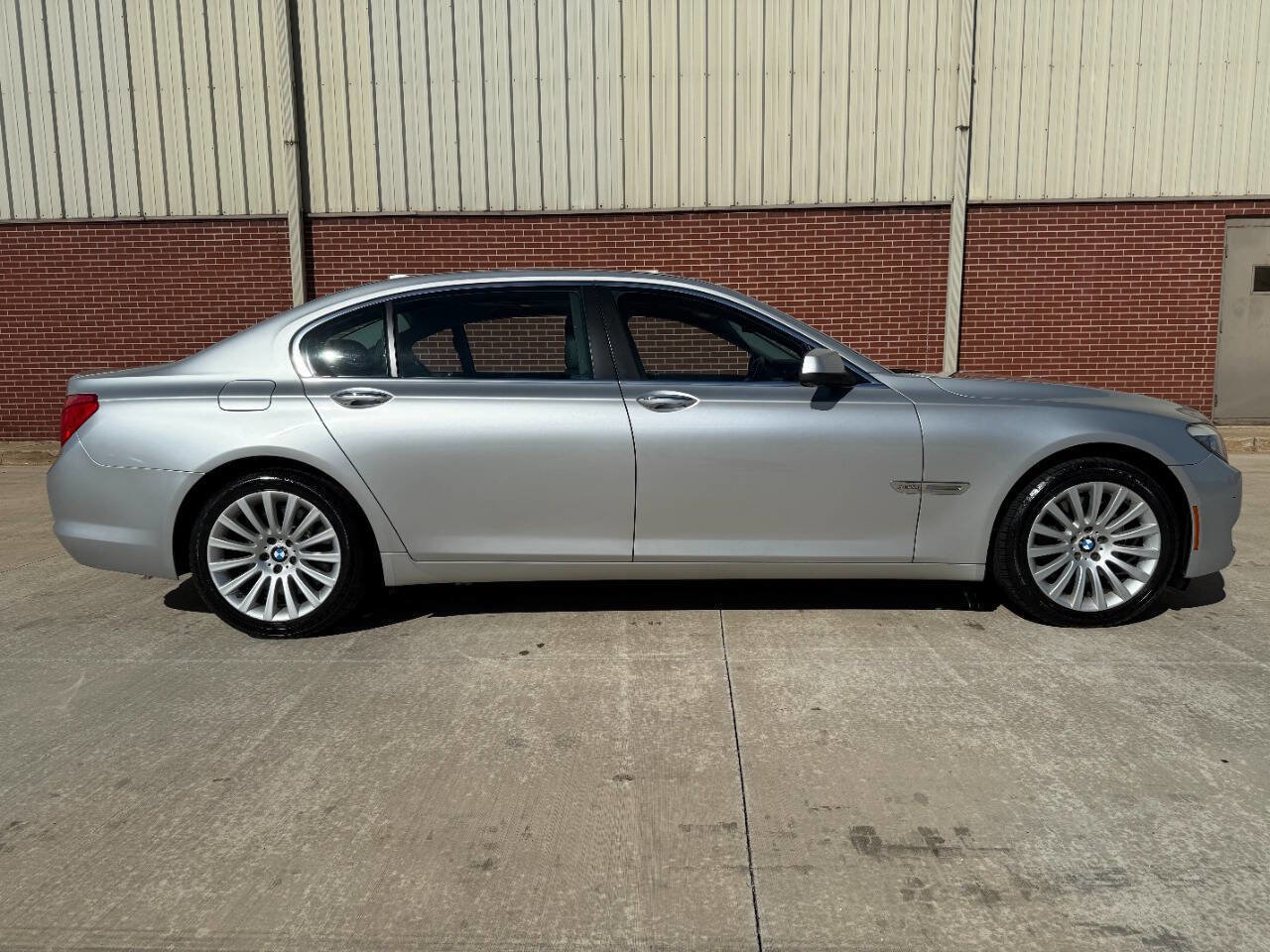 Used 2012 BMW 750Li xDrive LXI image 3
