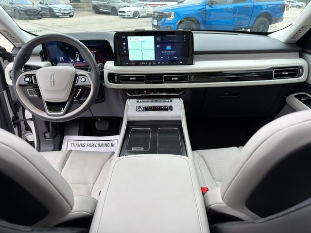 Used 2025 Lincoln Aviator Reserve w/ Equipment Group 201A image 17