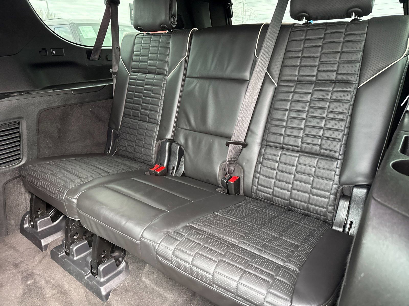 Used 2022 Cadillac Escalade ESV Sport Platinum image 17