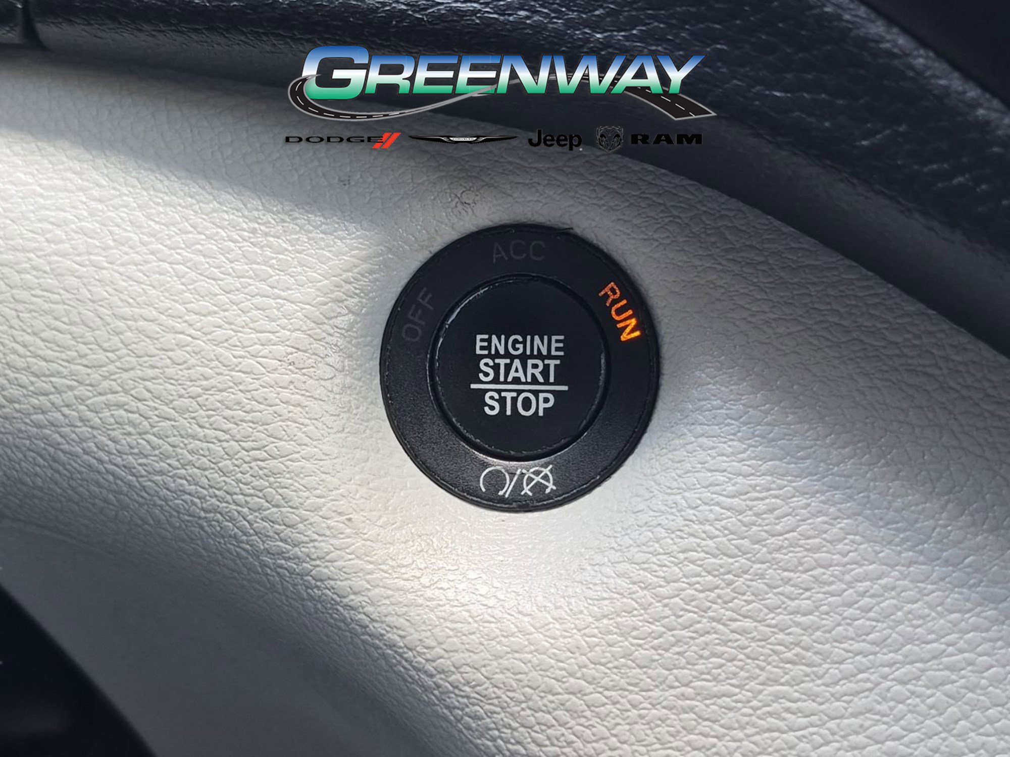 Used 2020 Jeep Cherokee Latitude Plus w/ Comfort/Convenience Group FWD image 8