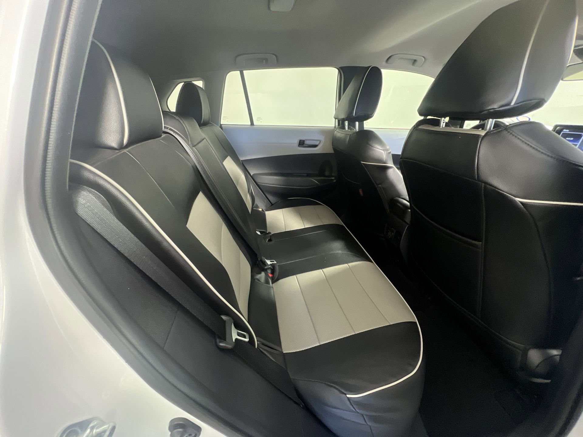 Used 2022 Toyota Corolla Cross LE FWD image 29
