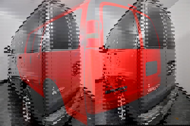 Used 2014 GMC Savana 1500 image 8