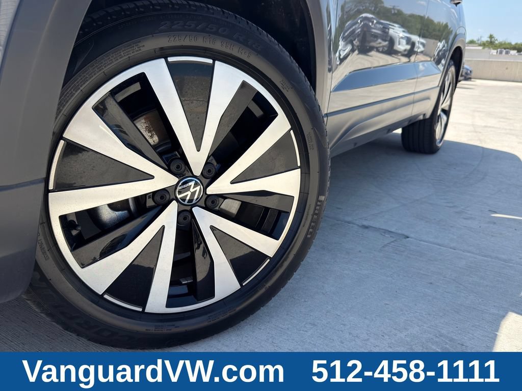 Used 2022 Volkswagen Taos SE AWD/4WD image 4