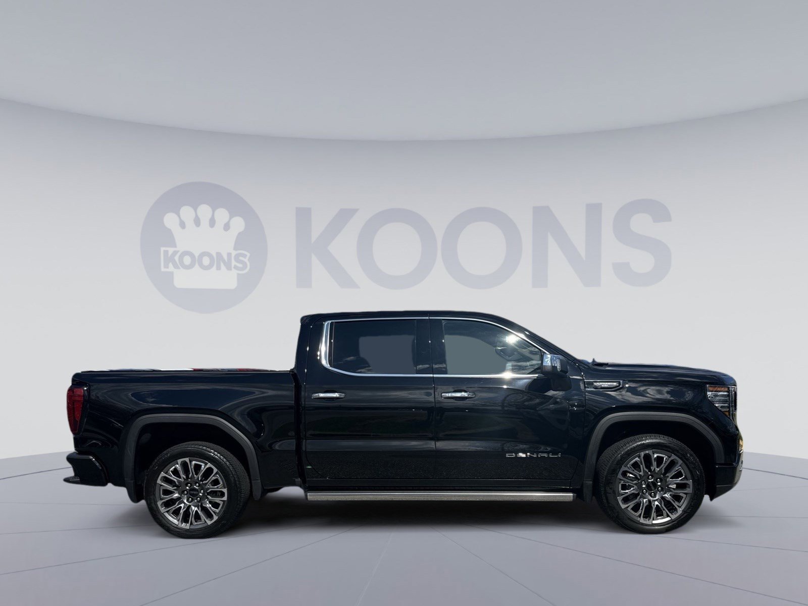 Used 2025 GMC Sierra 1500 Denali Ultimate AWD/4WD image 8