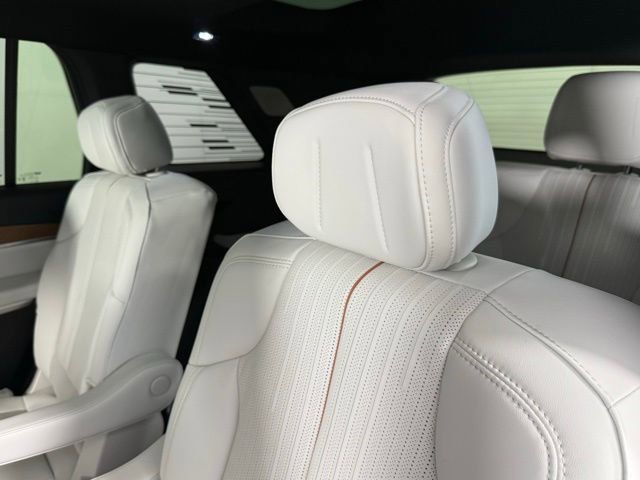New 2026 Cadillac Vistiq Sport image 25