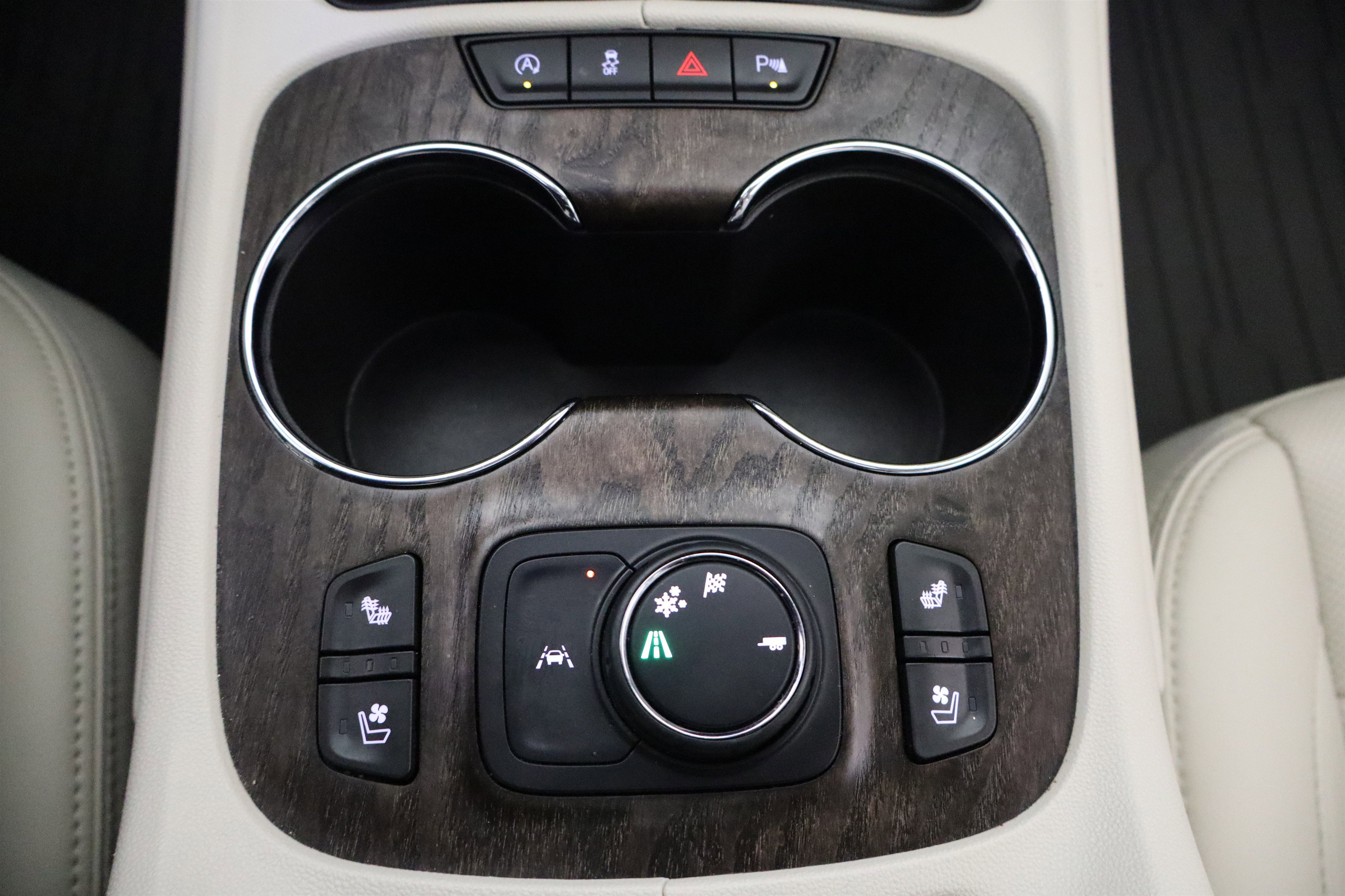 Used 2022 GMC Acadia Denali w/ Denali Ultimate Package image 29