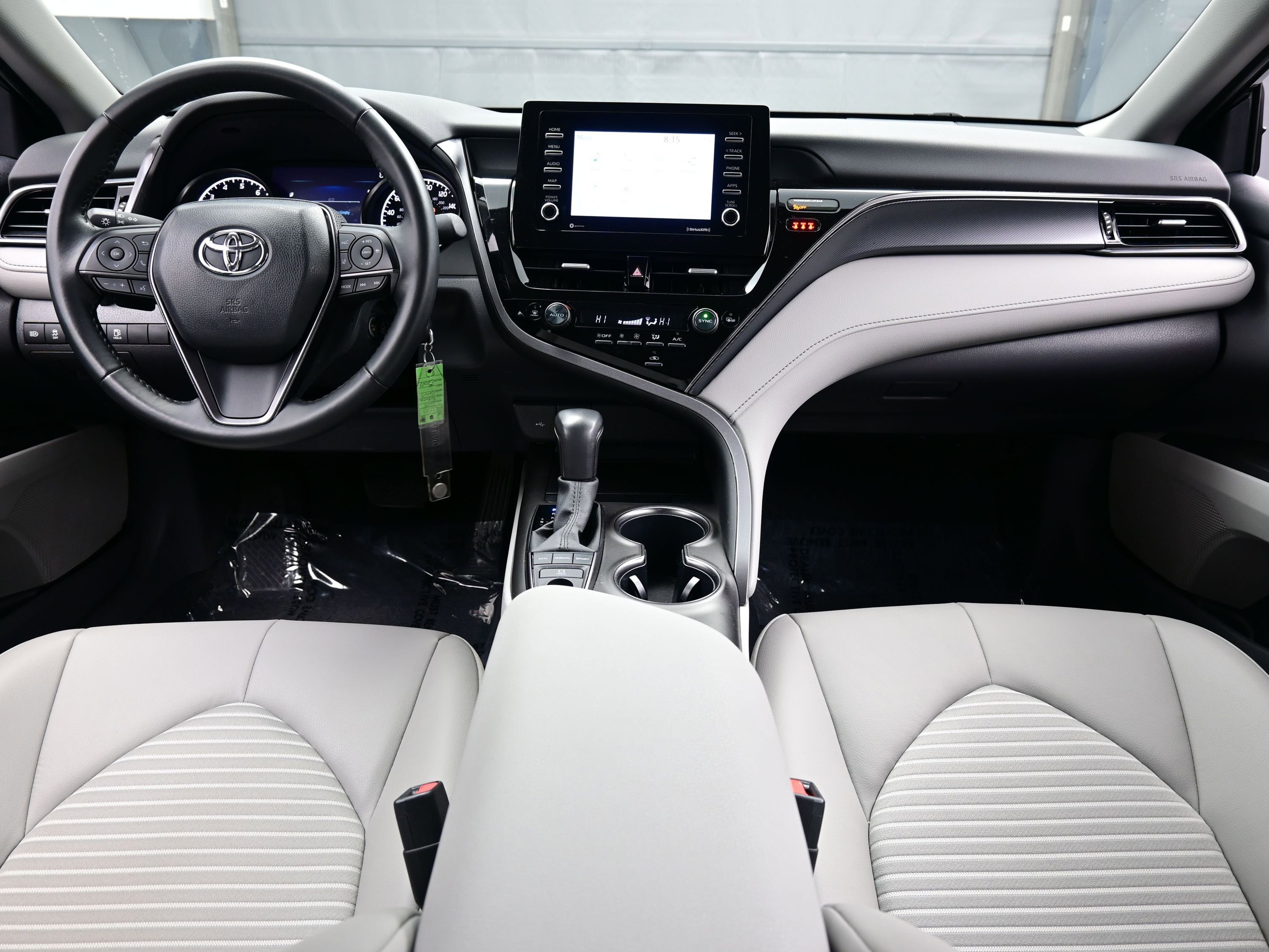 Used 2024 Toyota Camry SE image 18