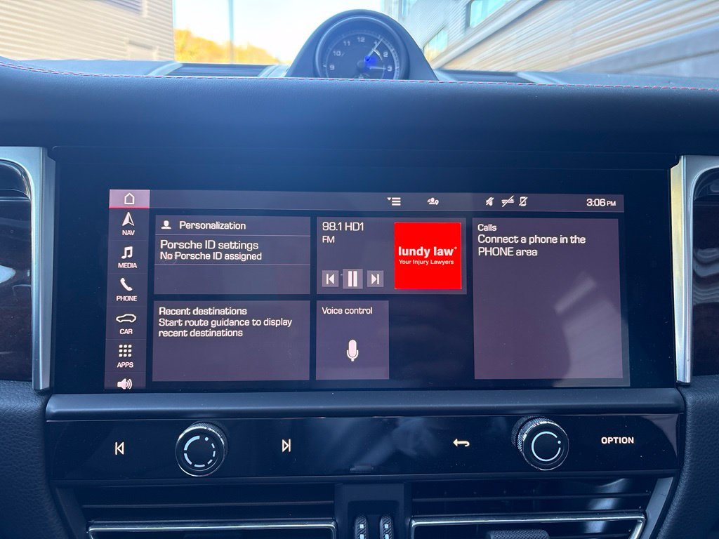 Certified 2023 Porsche Macan S AWD/4WD image 26
