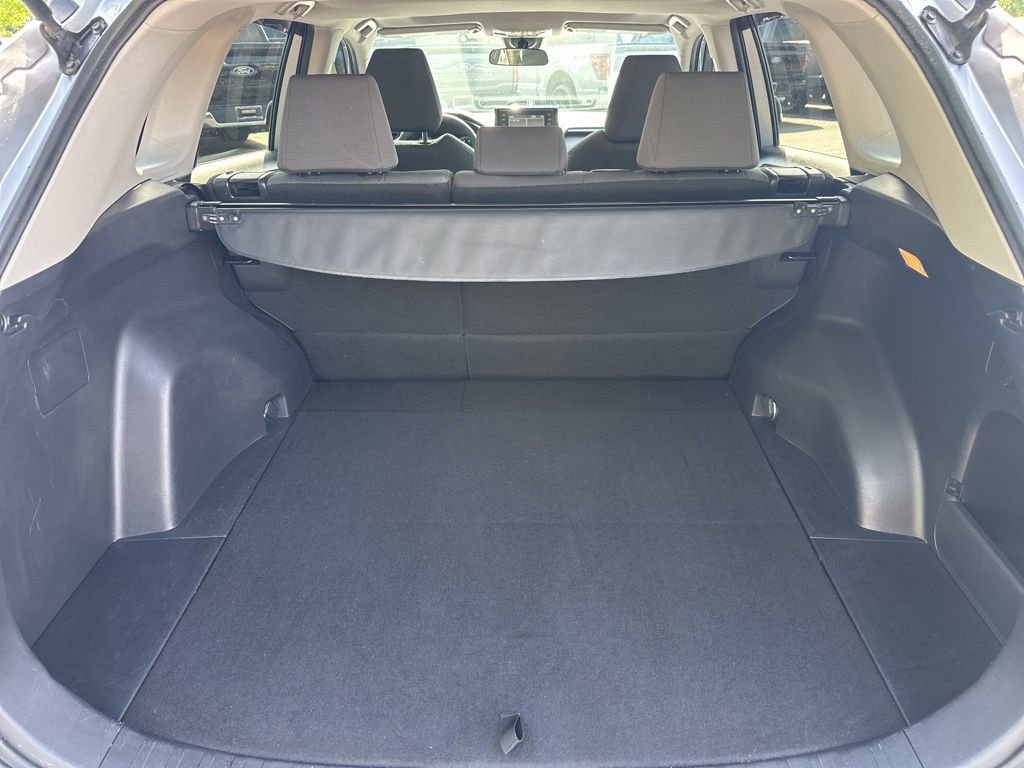 Used 2019 Toyota RAV4 XLE FWD image 10