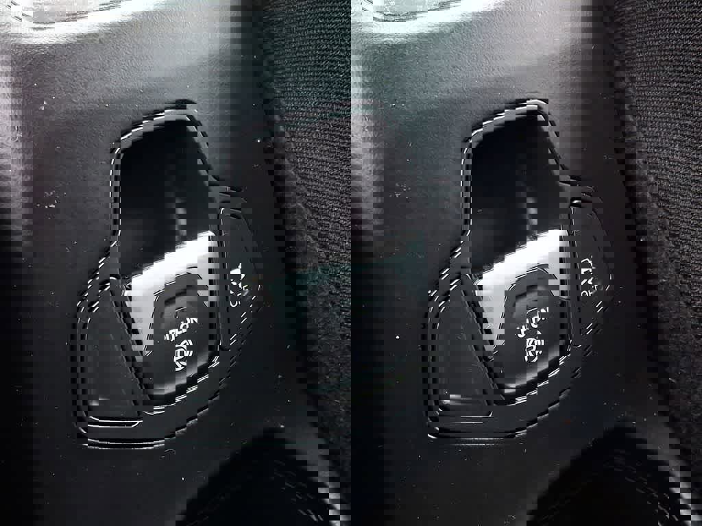 Used 2020 Jeep Renegade Sport w/ Sport Appearance Group image 24