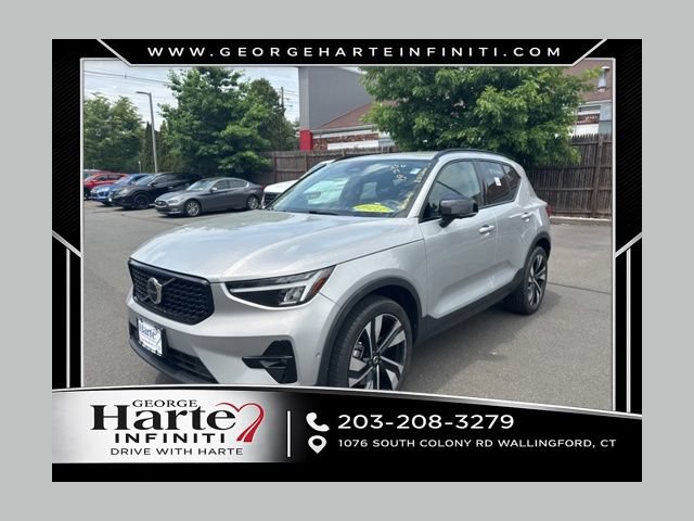 Used 2023 Volvo XC40 B5 Plus w/ Protection Package Premier