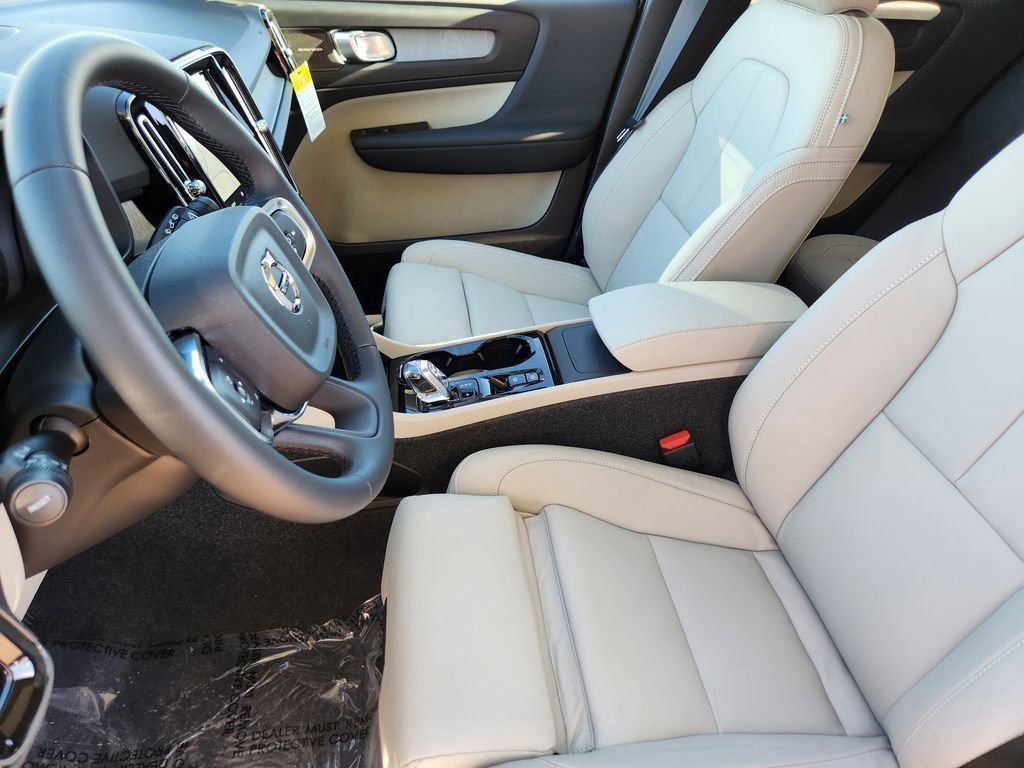 New 2026 Volvo XC40 B5 Ultra w/ Climate Package image 7