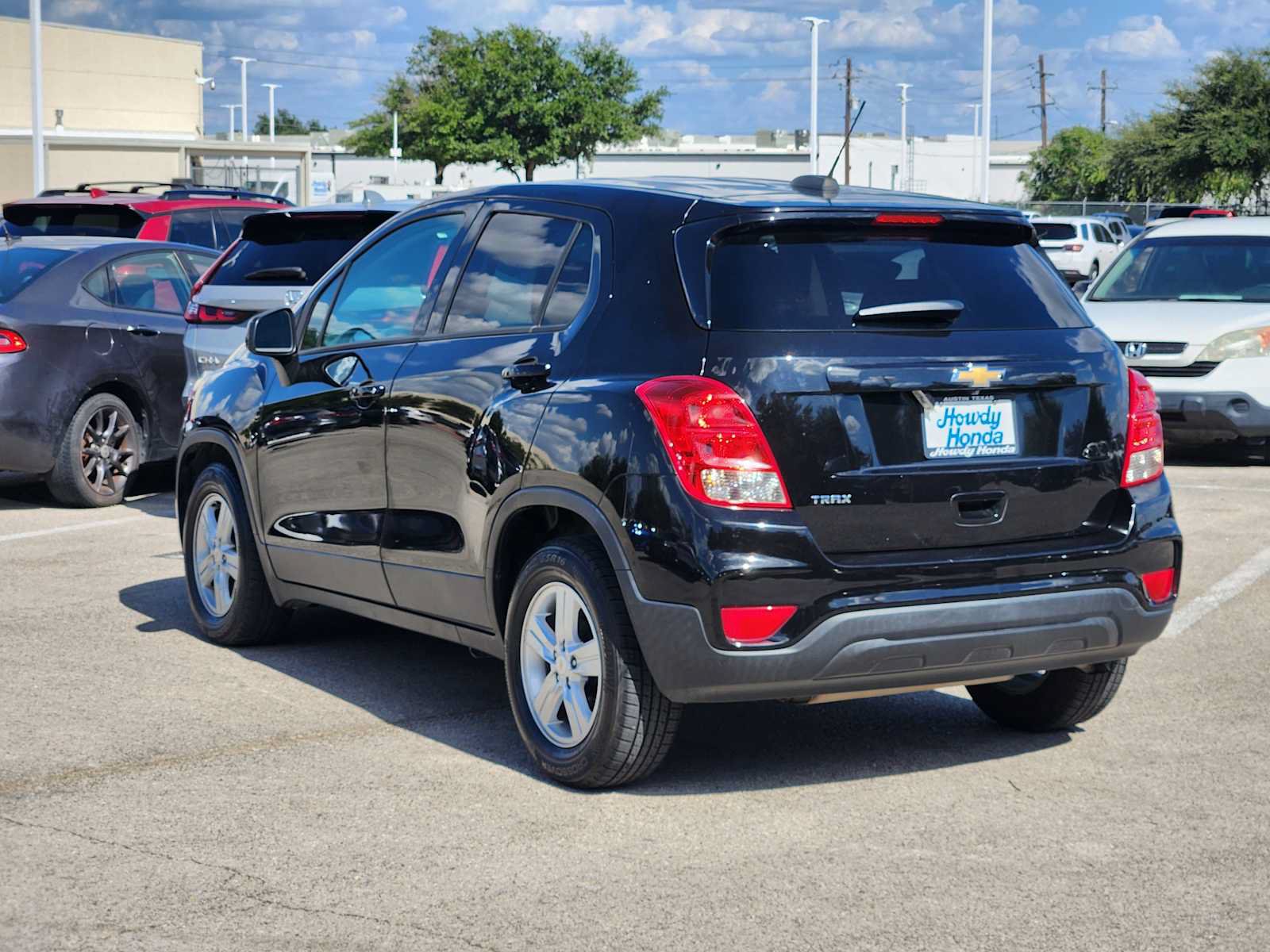 Used 2021 Chevrolet Trax LS w/ Tint and Cruise Package FWD image 5