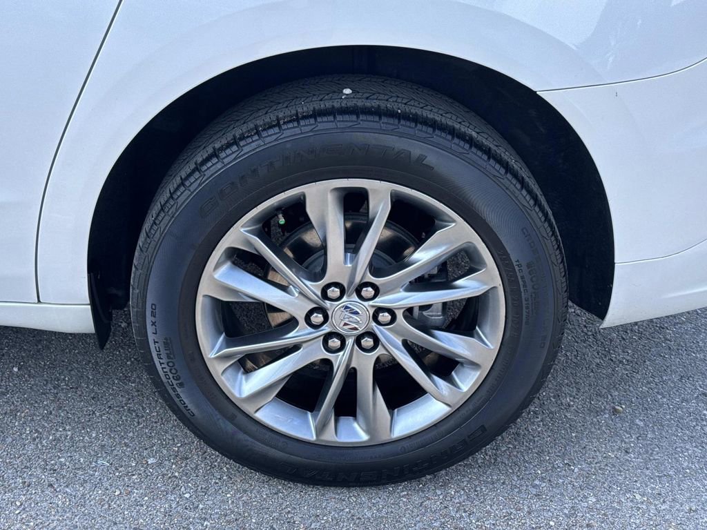 Used 2023 Buick Enclave Avenir w/ Avenir Technology Package image 4