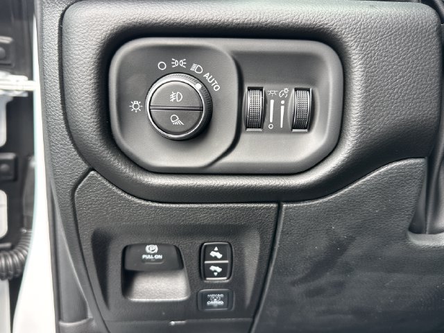 New 2027 RAM 1500 4x4 Crew Cab image 18