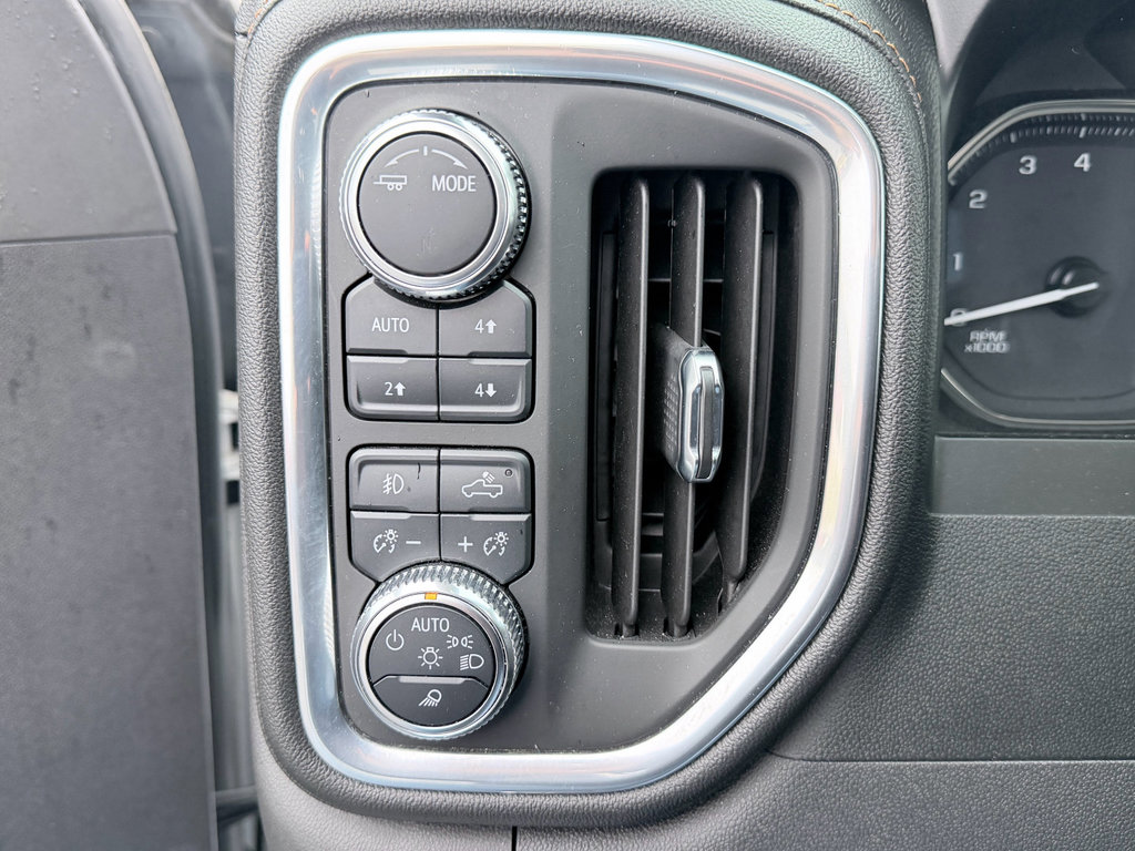Used 2021 GMC Sierra 1500 AT4 w/ AT4 Preferred Package image 11