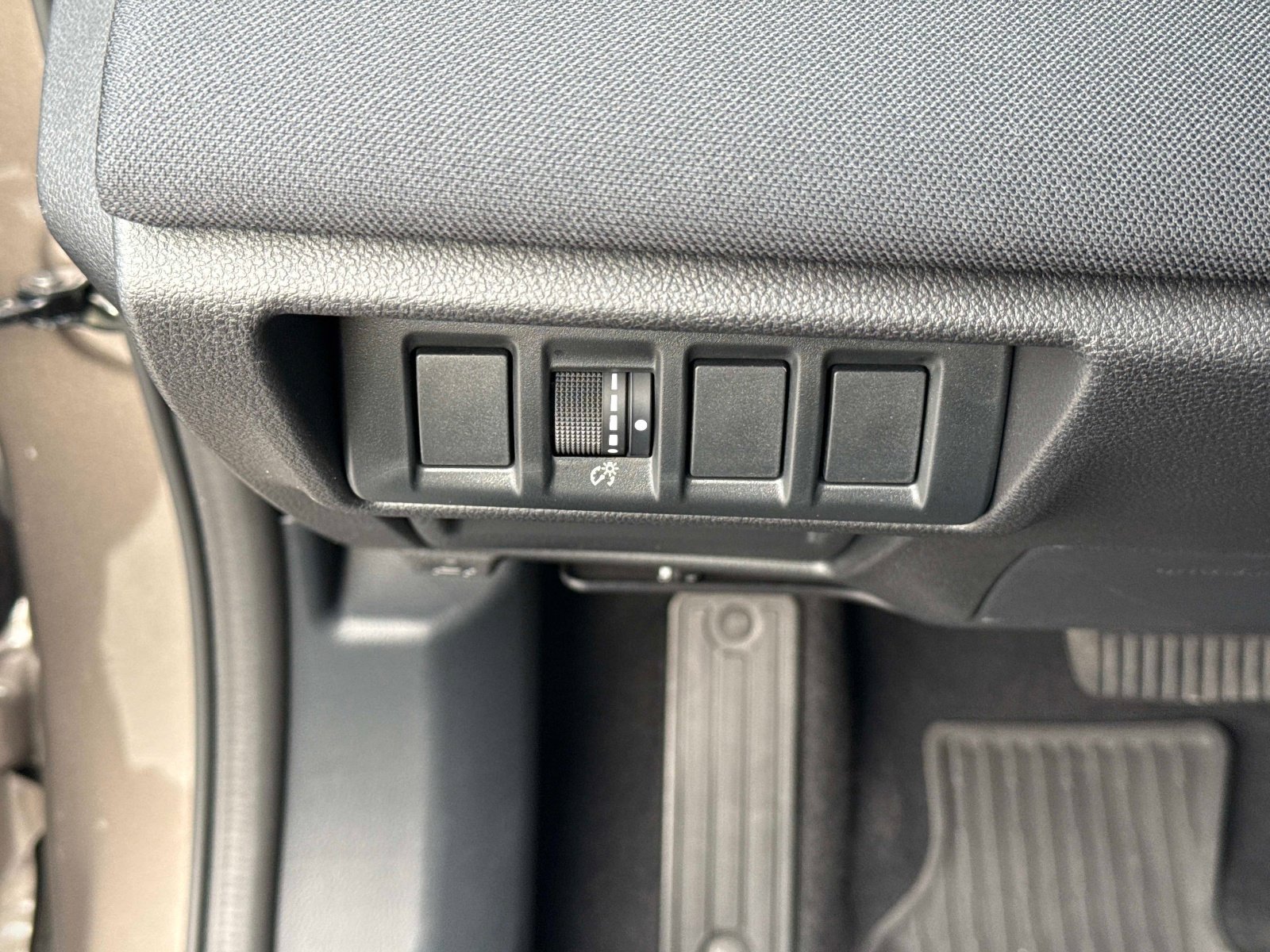 Used 2024 Subaru Outback Premium w/ Popular Package #1A image 31