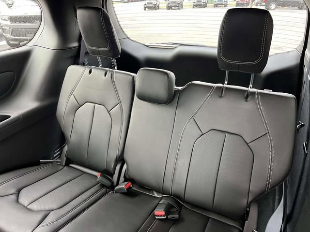 New 2026 Chrysler Voyager LX image 25