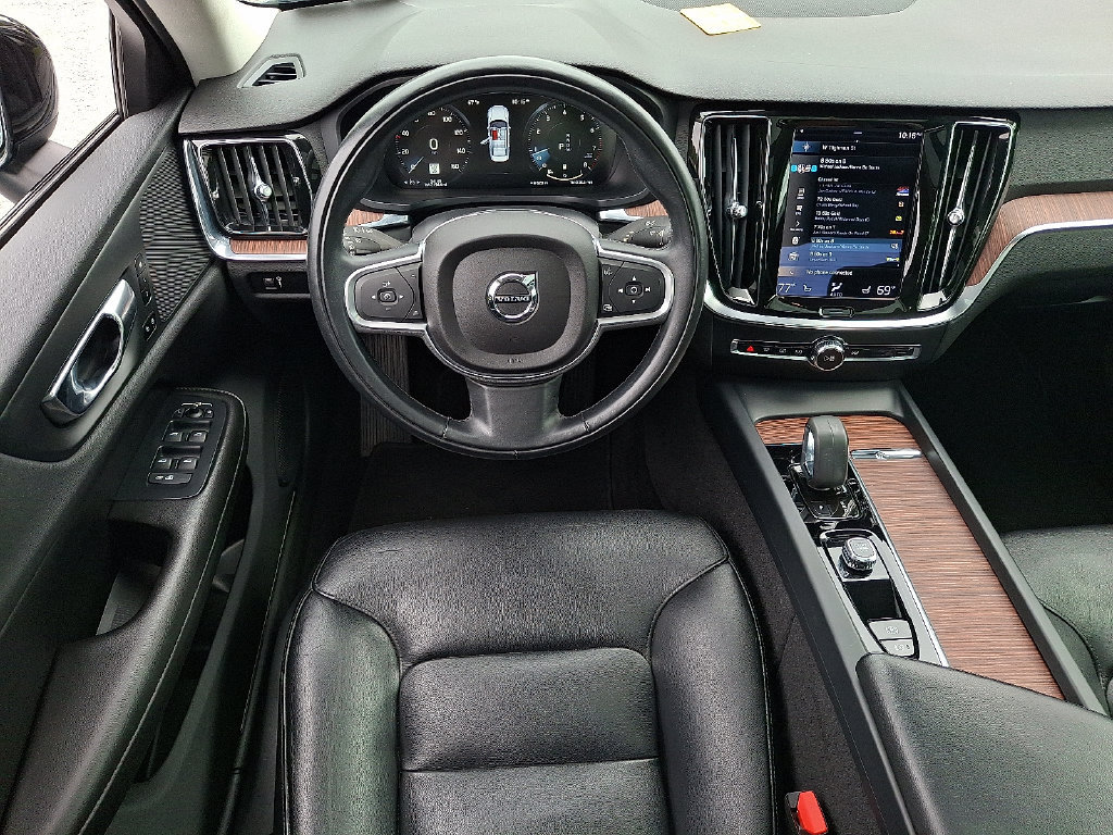 Used 2022 Volvo S60 B5 Momentum w/ Premium Package FWD image 11