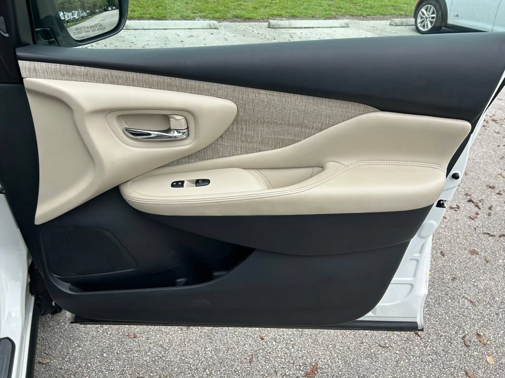 Used 2022 Nissan Murano SV FWD image 41
