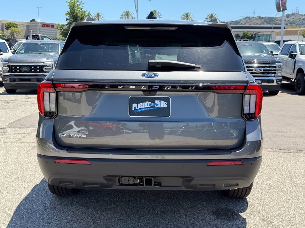 New 2026 Ford Explorer Active RWD image 5