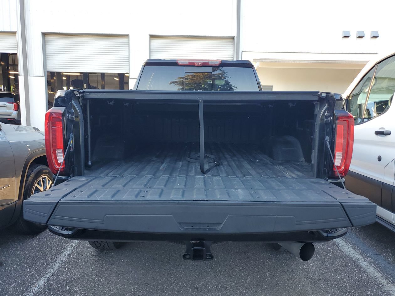 Used 2021 GMC Sierra 2500 Denali w/ Denali Black Diamond Edition AWD/4WD image 9