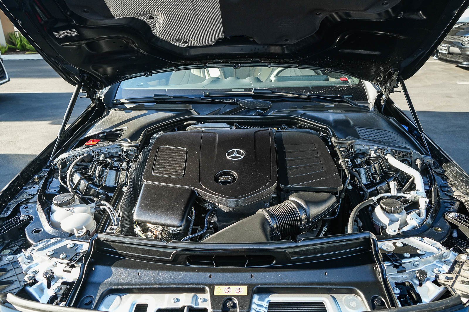 Used 2025 Mercedes-Benz CLE 300 4MATIC Coupe image 21