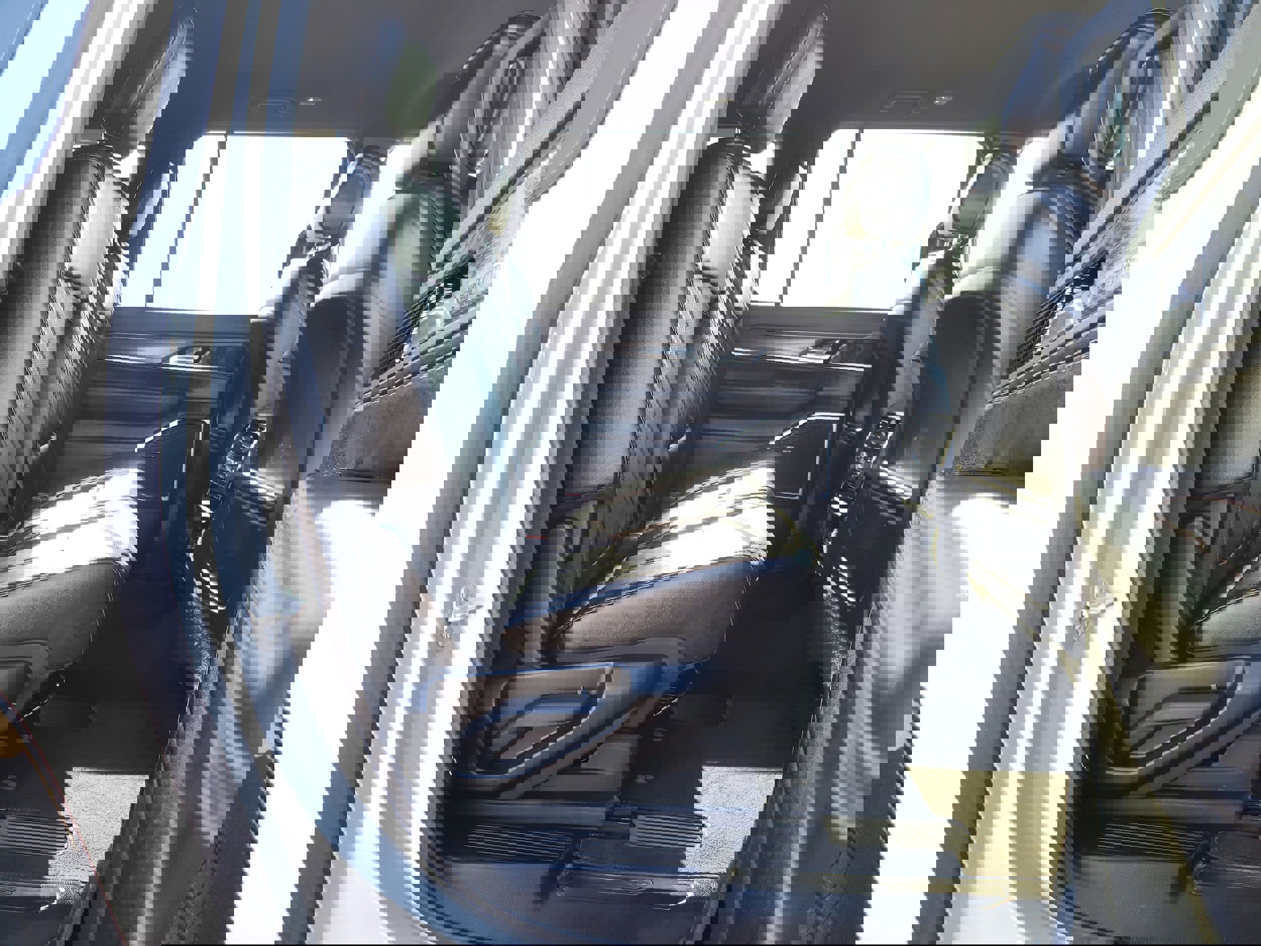 Used 2024 Jeep Wagoneer L Series II w/ Flexible Seating Group image 17