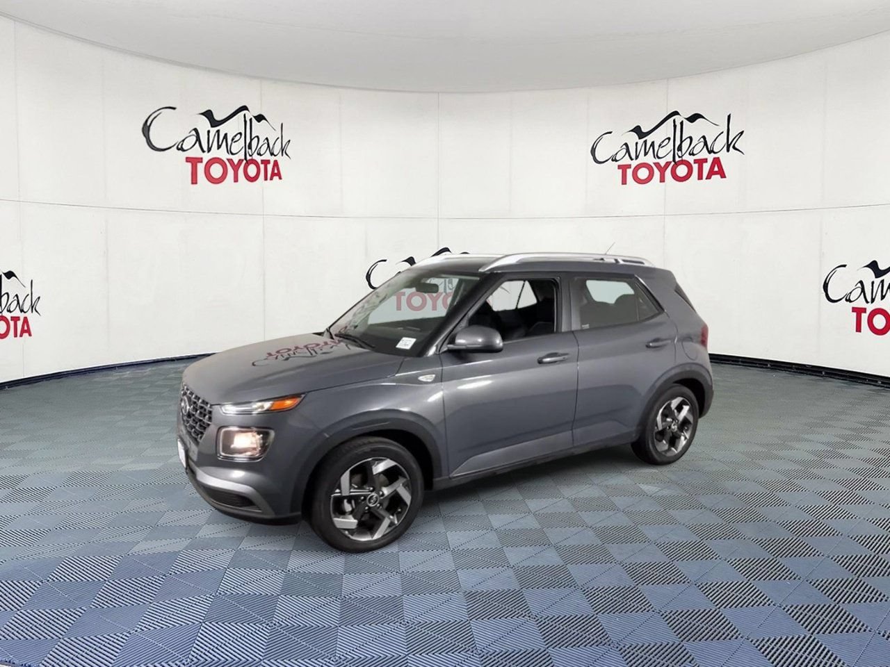 Used 2025 Hyundai Venue SEL FWD image 7