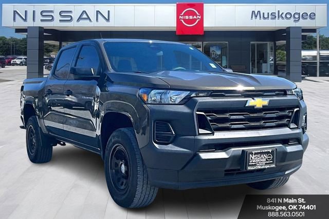 Used 2023 Chevrolet Colorado W/T video 1