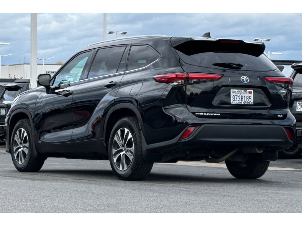 Certified 2022 Toyota Highlander XLE image 6