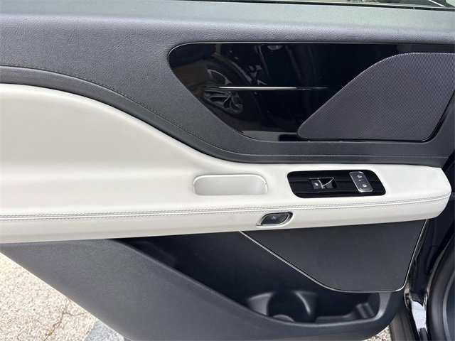 New 2026 Lincoln Aviator AWD w/ Jet Appearance Package image 20