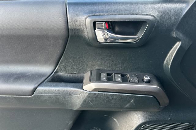 Certified 2017 Toyota Tacoma TRD Sport image 18