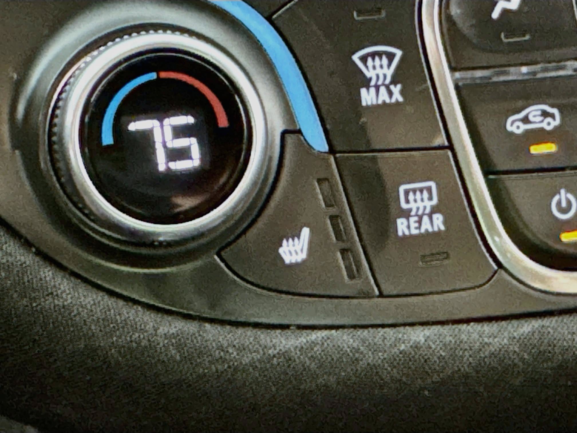 Used 2025 Chevrolet Malibu LT FWD image 4