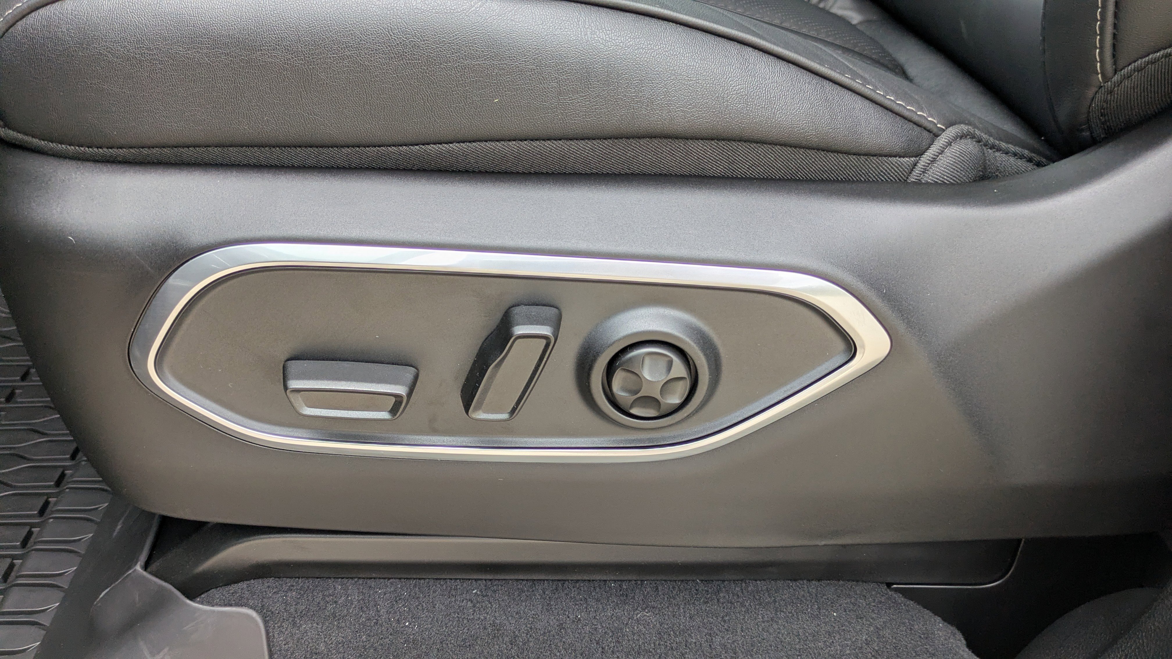 New 2026 Jeep Grand Wagoneer 4WD image 8