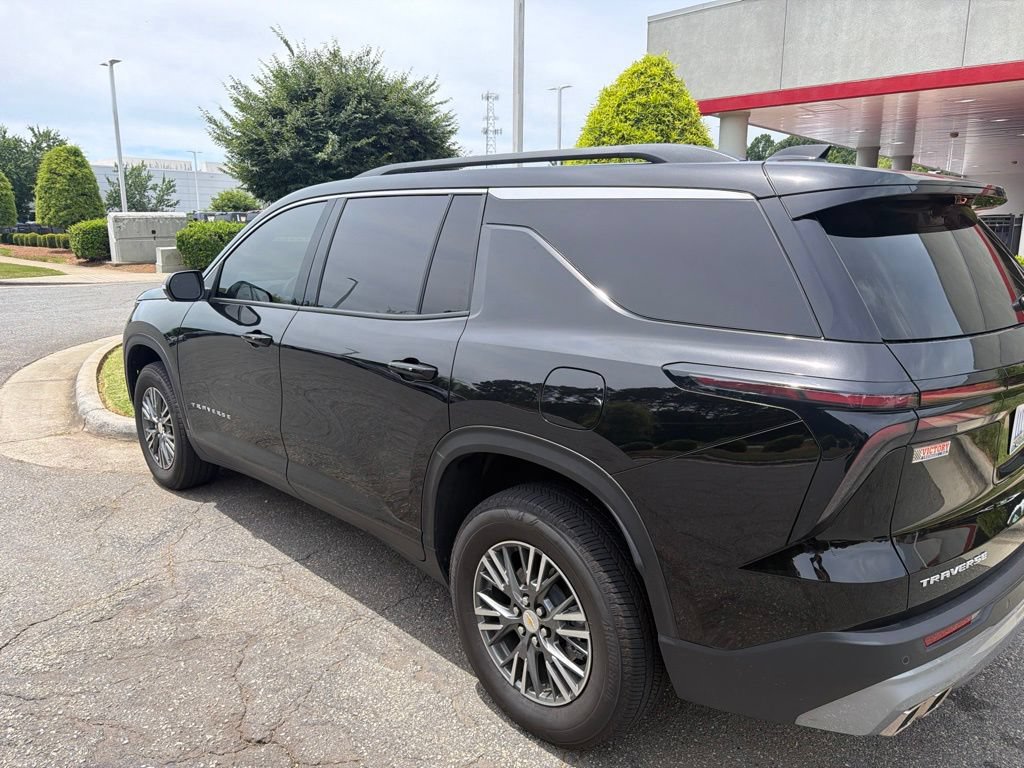 Used 2026 Chevrolet Traverse LT w/ Driver Confidence Package FWD image 5