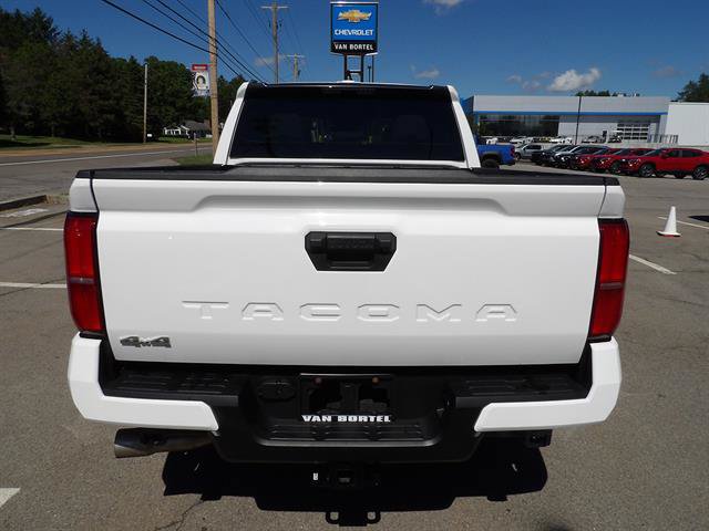 Used 2024 Toyota Tacoma SR5 AWD/4WD image 4