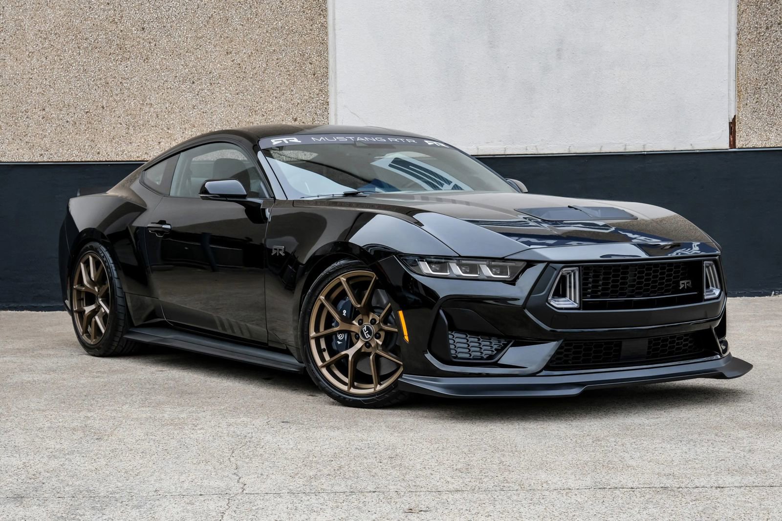 Used 2024 Ford Mustang GT Premium w/ GT Performance Package RWD image 5