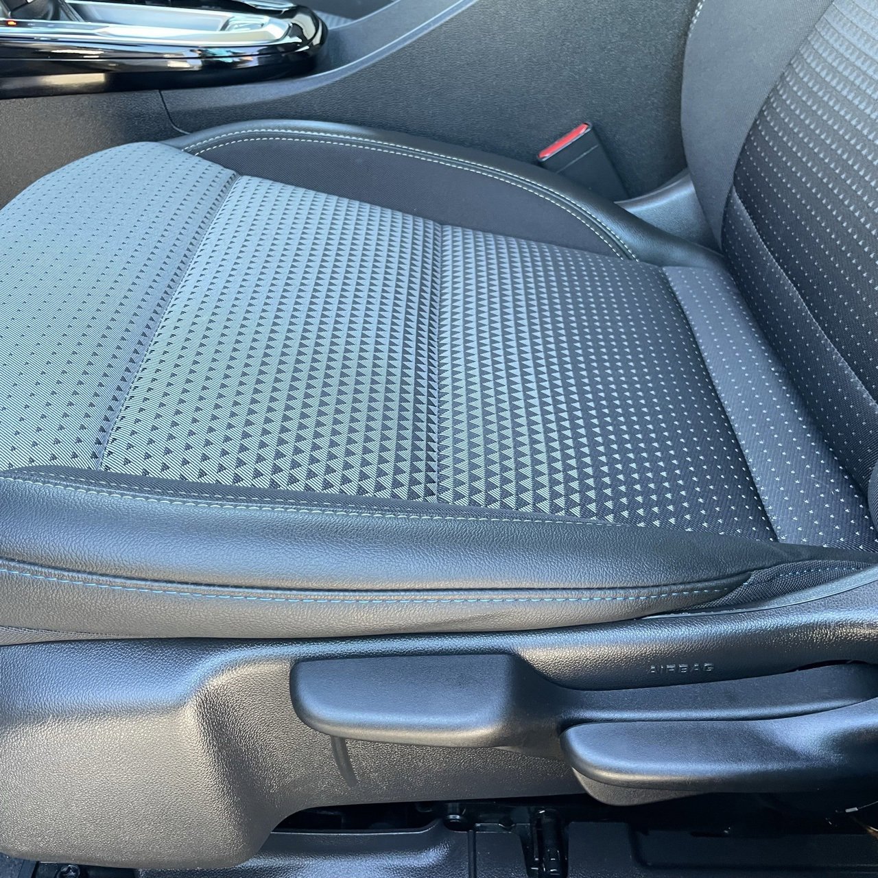 Used 2025 Chevrolet Trax LT image 22