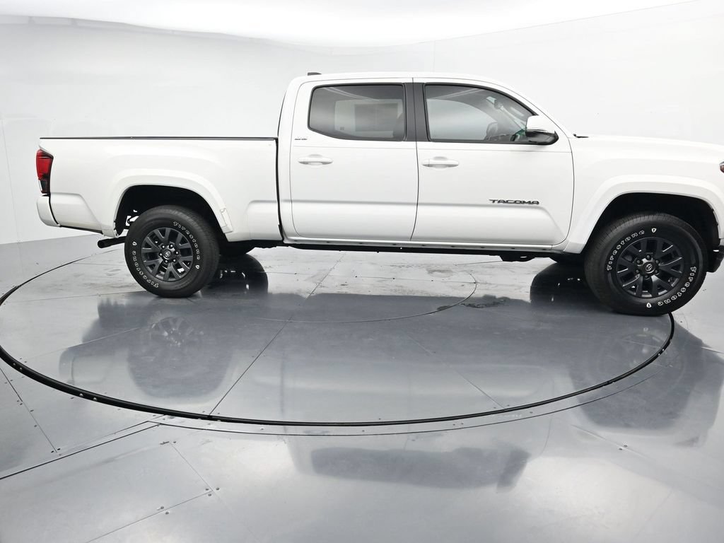 Used 2023 Toyota Tacoma SR5 w/ Technology Package AWD/4WD image 9