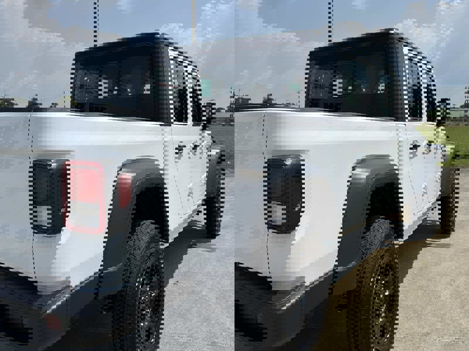 New 2025 Jeep Gladiator Sport image 13