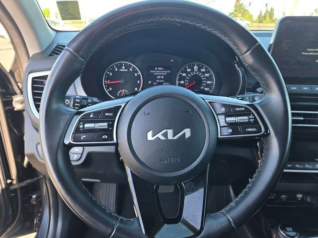 Used 2022 Kia Seltos EX image 24